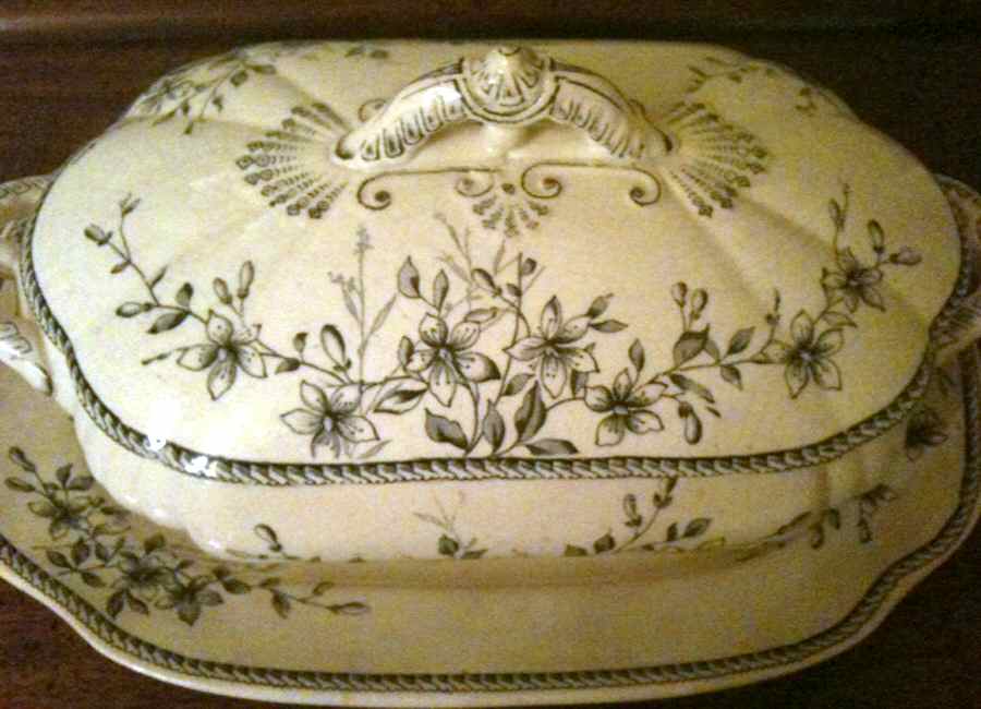 Cluny Oval Covered Vegetable by Edge Malkin-1