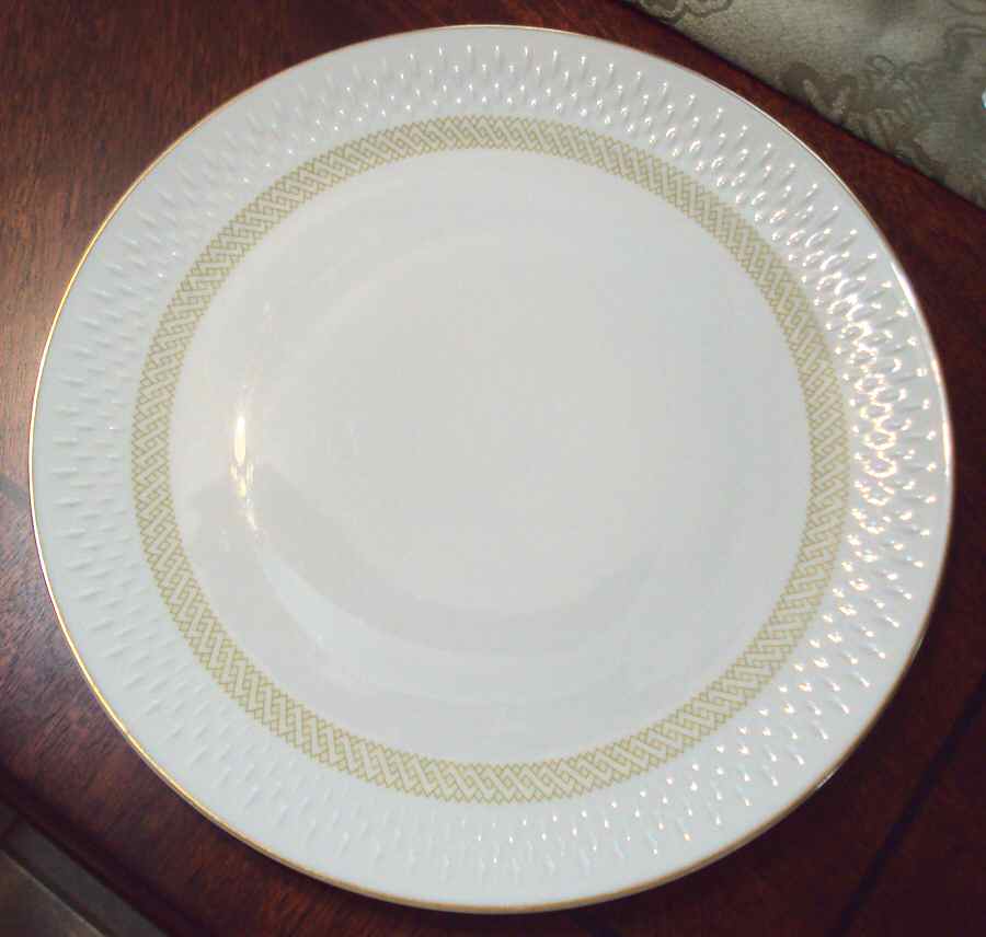22537 Dinner Plate by Edelstein-1