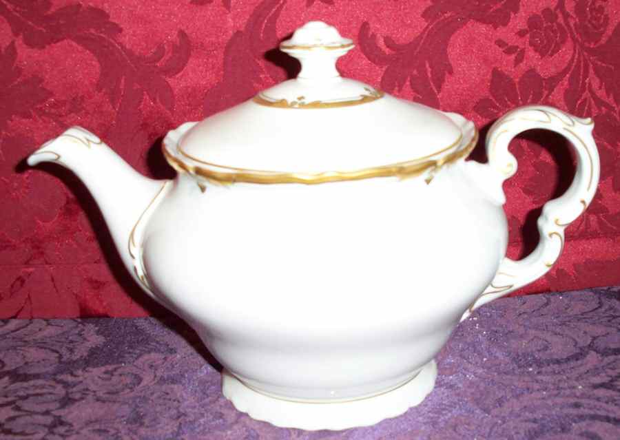 3590-33 Teapot & Lid by Epiag-1