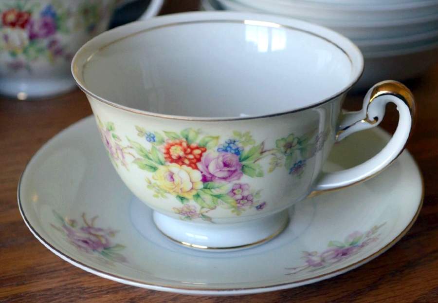 EMQ2 Footed Cup & Saucer Set by Empire Japan-1