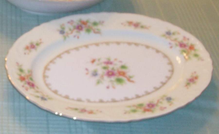 EMJ32 14" Oval Serving Platter by Embassy (Japan)-1