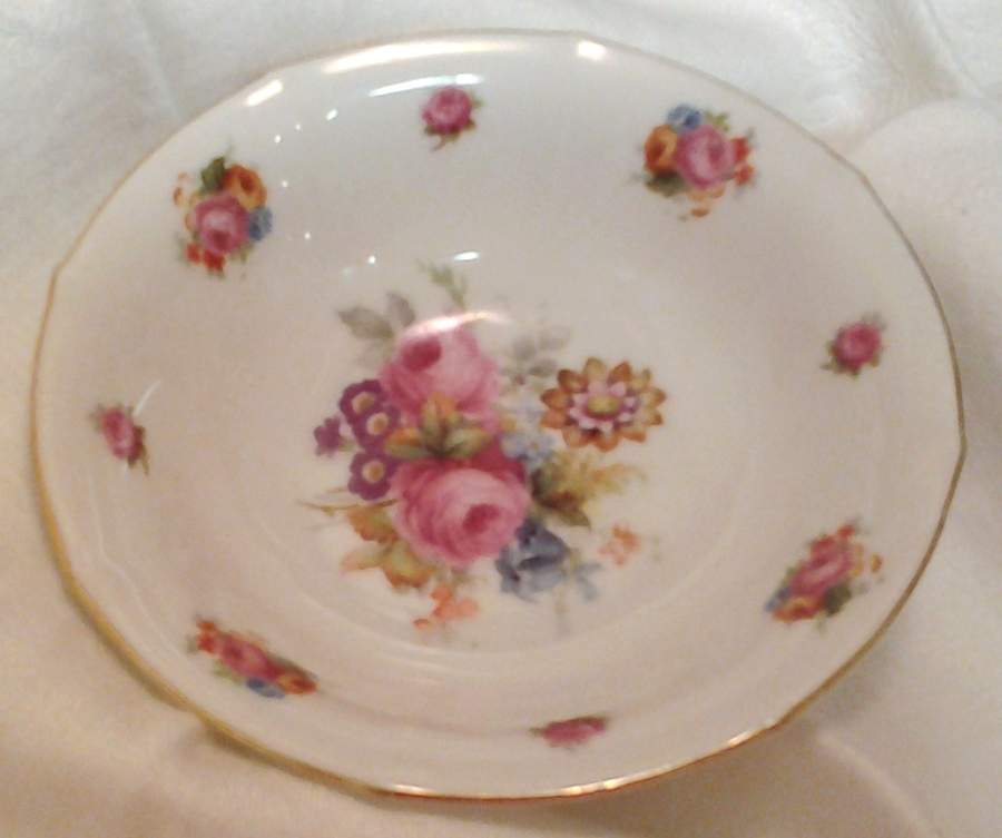 EAM35 (Scalloped) Fruit/Dessert (Sauce) Bowl by E & A Muller-1
