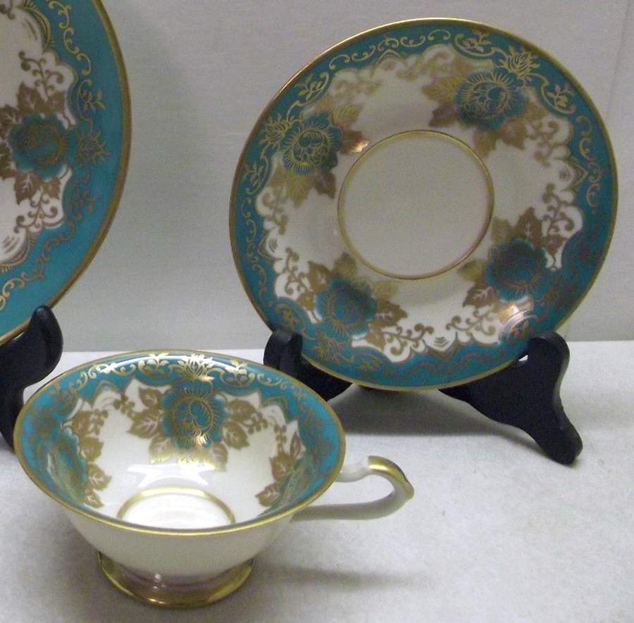 ESC299 Footed Cup & Saucer Set by Eschenbach-1