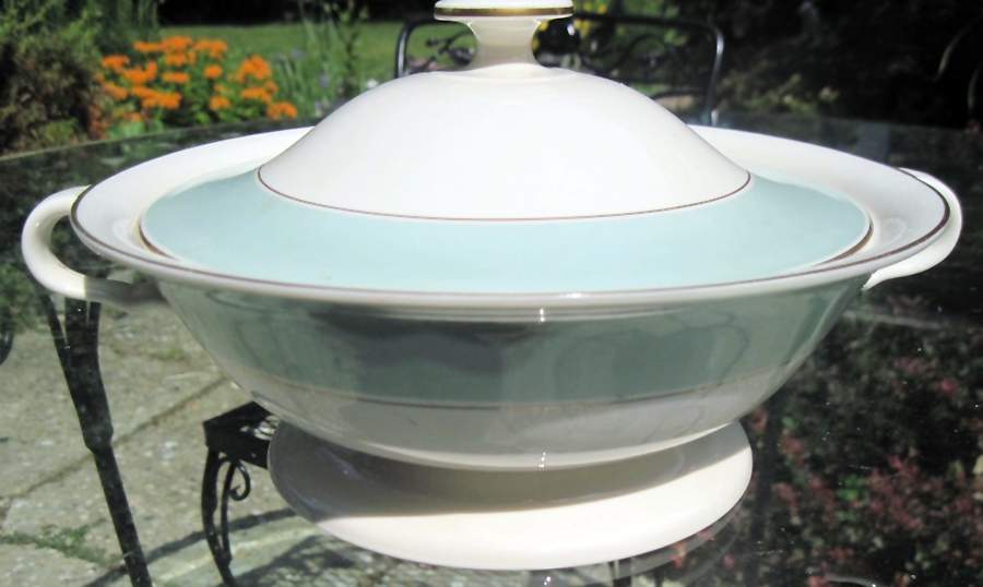 E231 Round Covered Vegetable by Edgerton-1