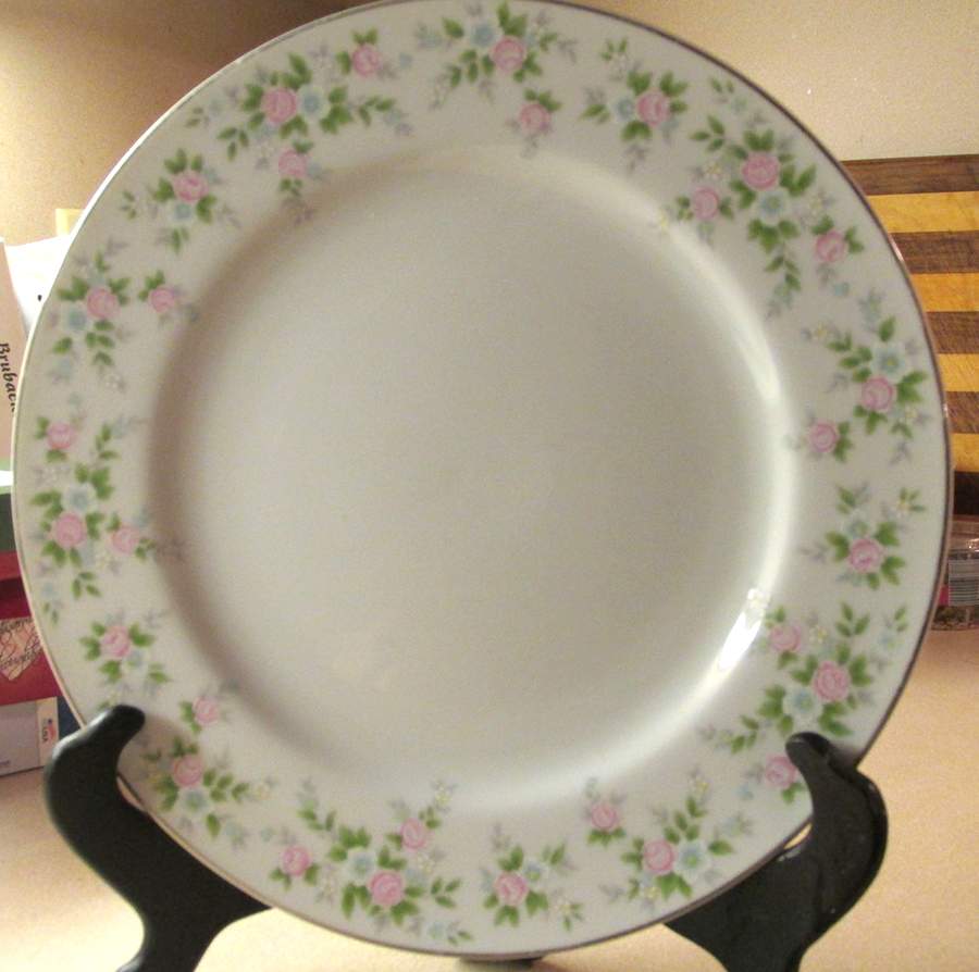 Roseland Dinner Plate by Everbrite (Japan)-1