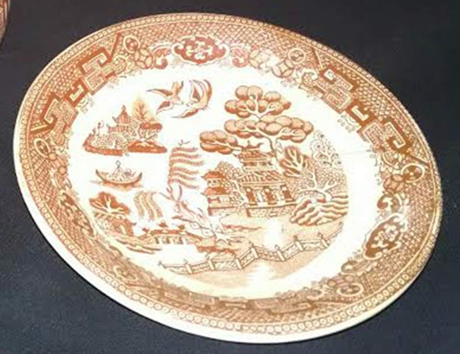 Brown Willow Dinner Plate by Edge Malkin-1