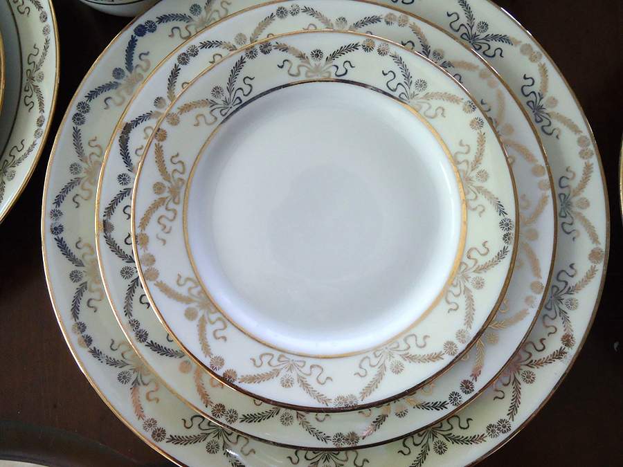 EAM79 Dinner Plate by E & A Muller-1