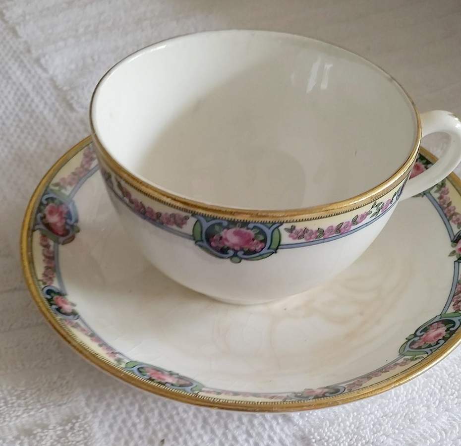 EAL31 Flat Cup & Saucer Set by East Liverpool Potteries-1
