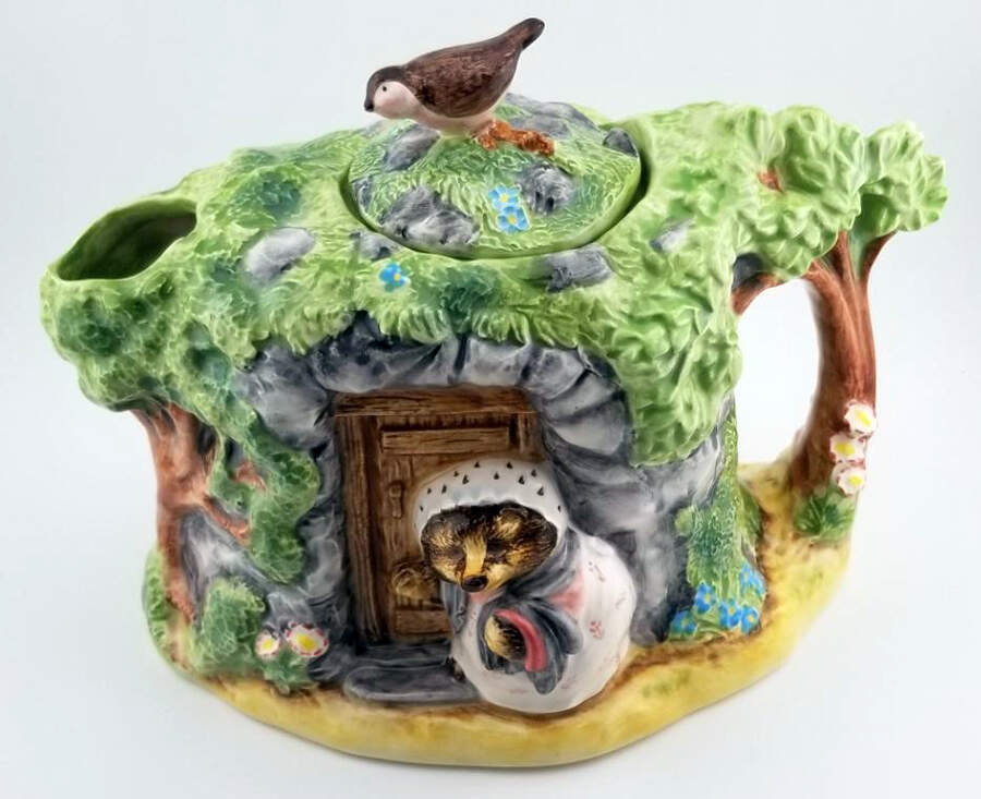 World of Beatrix Potter Teapot & Lid by Enesco-1