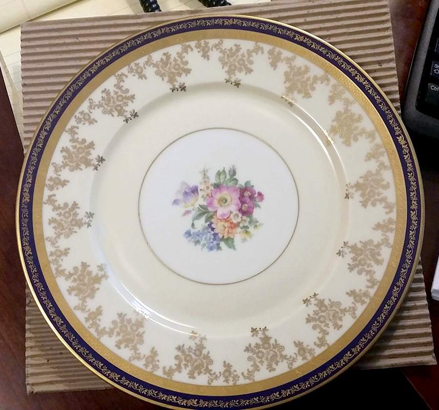 E126-19 Dinner Plate by Edgerton-1