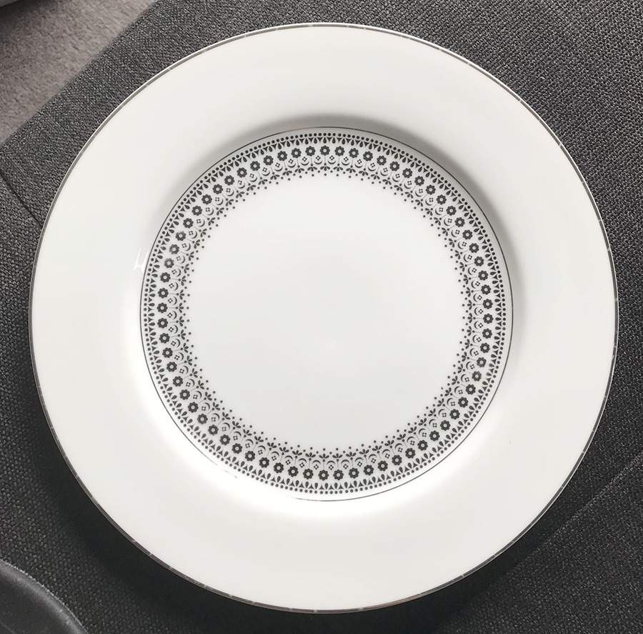 Alberta (Black) Dinner Plate by Everbrite (Japan)-1