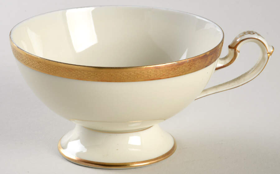ESC360 Footed Cup by Eschenbach-1