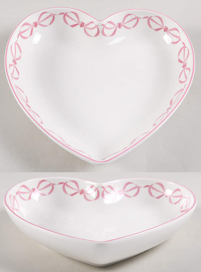 EAT22 9" Heart Shaped Bowl by Eaton Dining-1