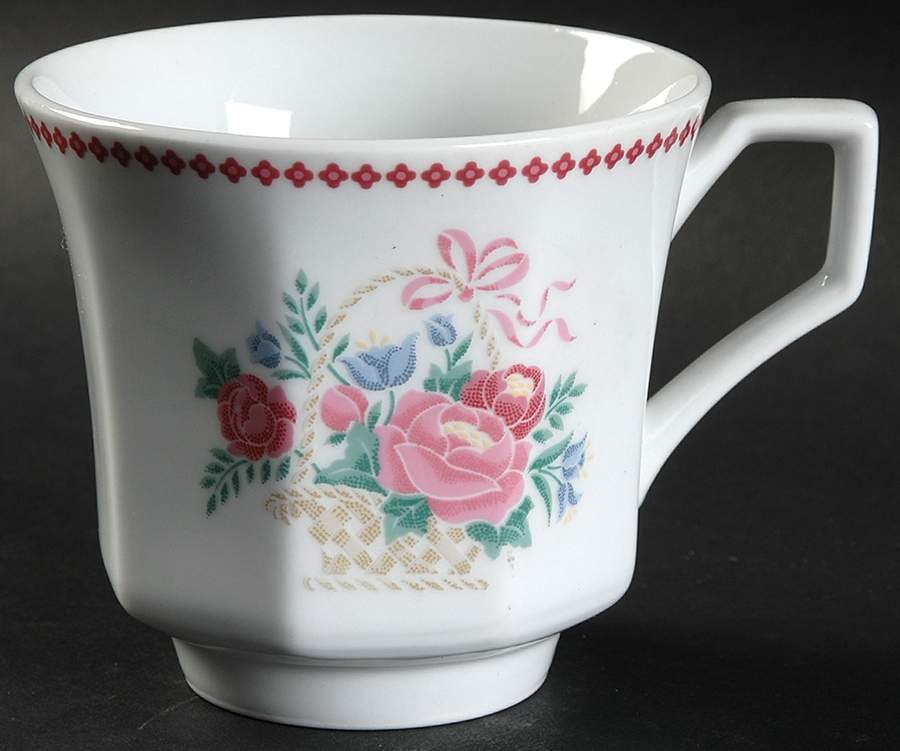 Williamsburg Footed Cup by Fairfield-1
