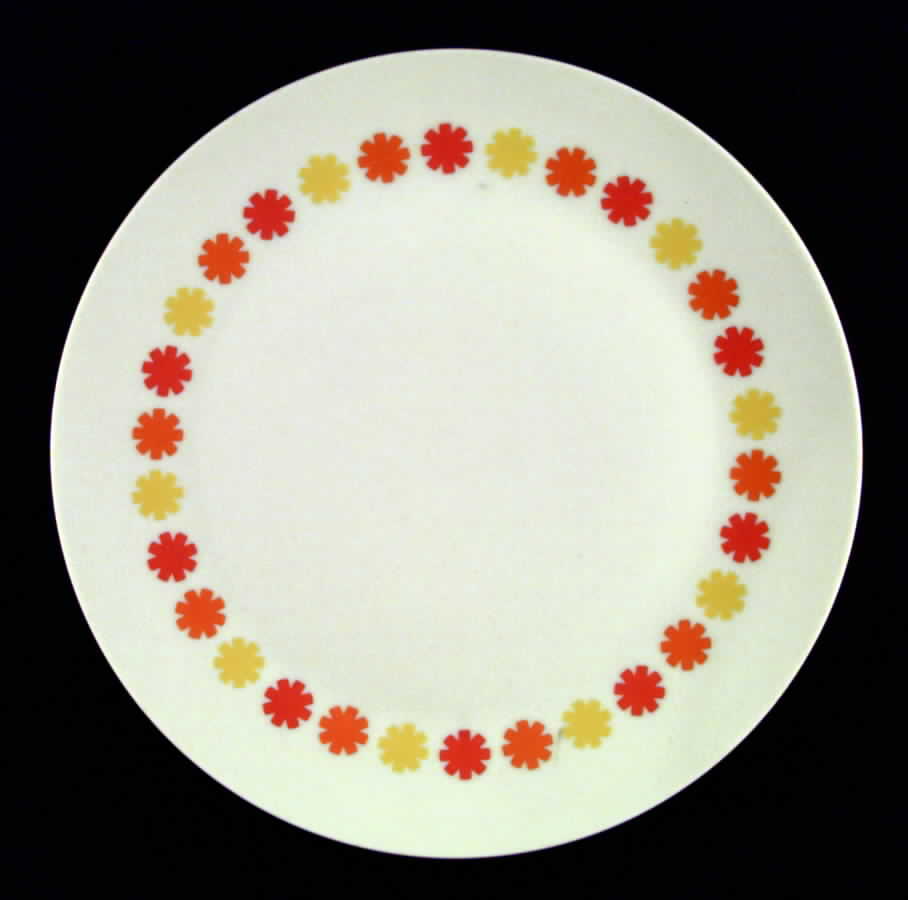 Flare Dinner Plate by Fairwood-Schonwald-1