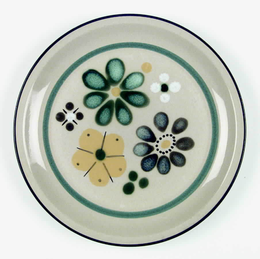 Anemone Dinner Plate by Fashion Manor-1