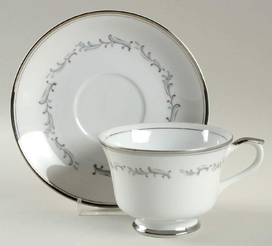 Arabesque Footed Cup & Saucer Set by Fashion Manor-1