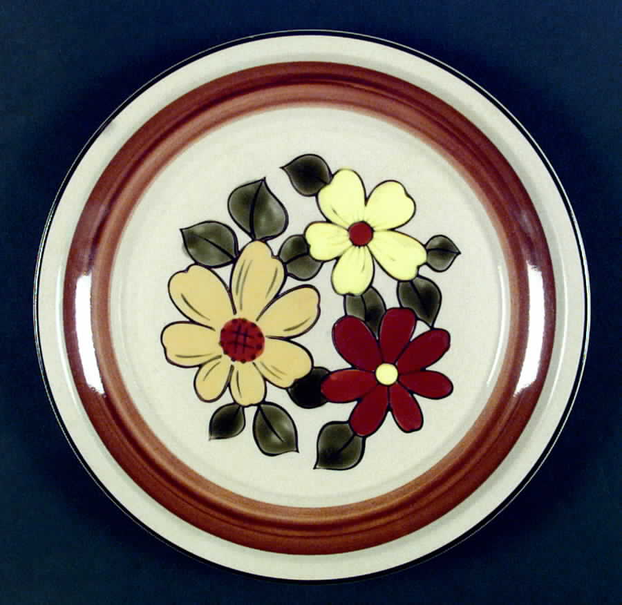Daisy Vale Dinner Plate by Fashion Manor-1