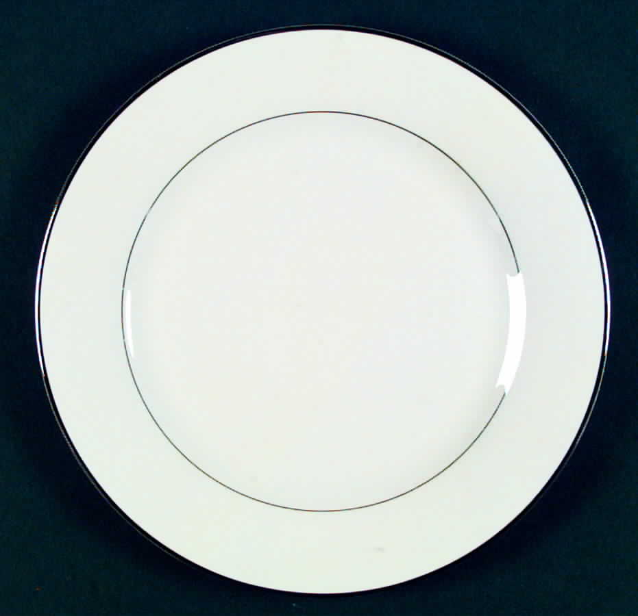 Platinum Herald Dinner Plate by Fashion Manor-1