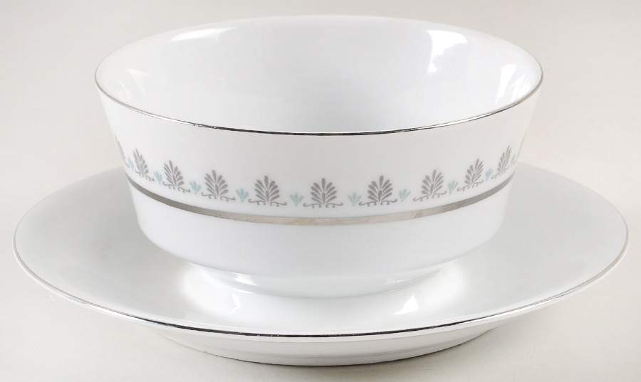Silver Spruce Gravy Boat with Attached Underplate by Fashion Manor-1