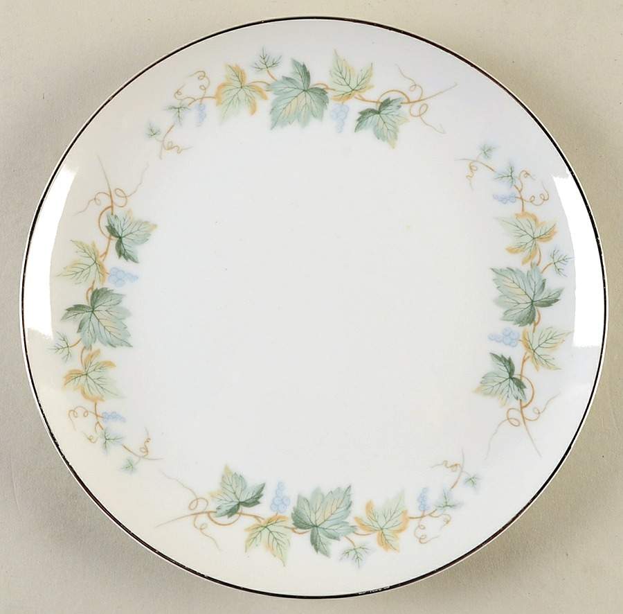 Vineyard Salad Plate by Fashion Manor-1