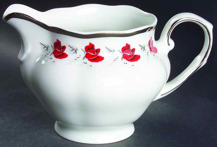 Rosepath Creamer by Favolina-Karolina-1