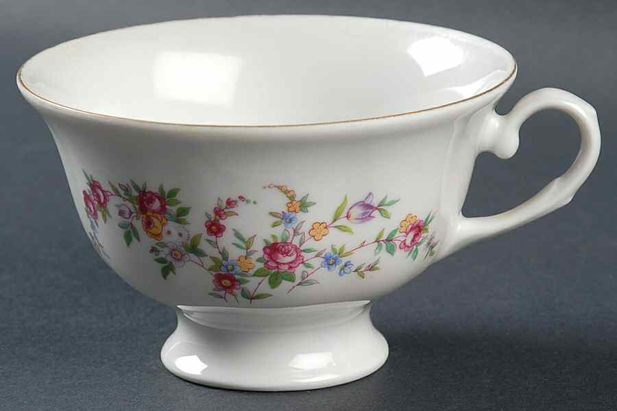 Spring Garland Footed Cup by Favolina-Karolina-1