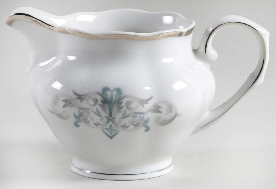 Tempo (Scallop) Creamer by Favolina-Karolina-1