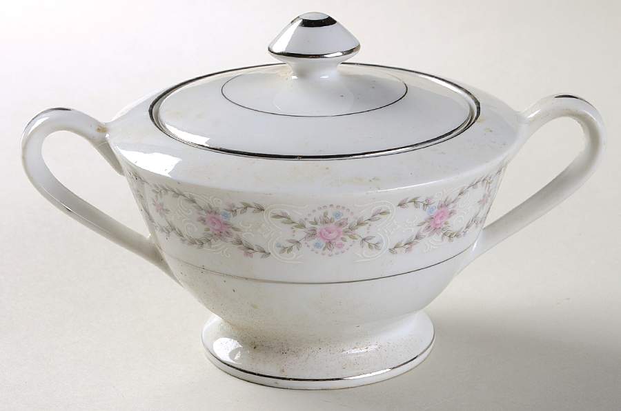 Fairlawn Sugar Bowl & Lid by Fine China of Japan-1