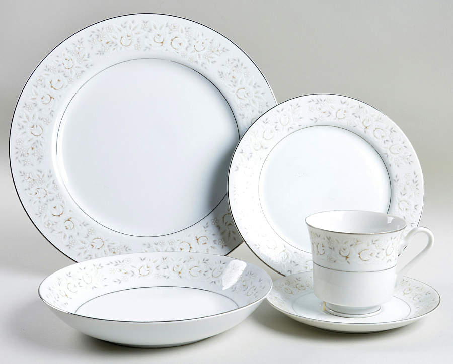 First Love 5 Piece Place Setting by Seizan-1
