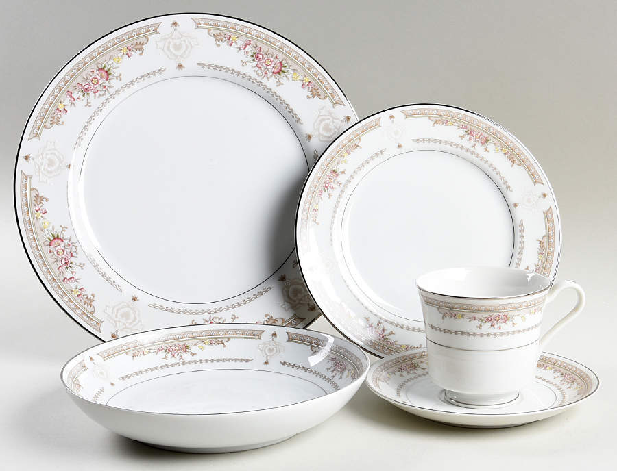 Fontaine 5 Piece Place Setting by Fine China of Japan-1