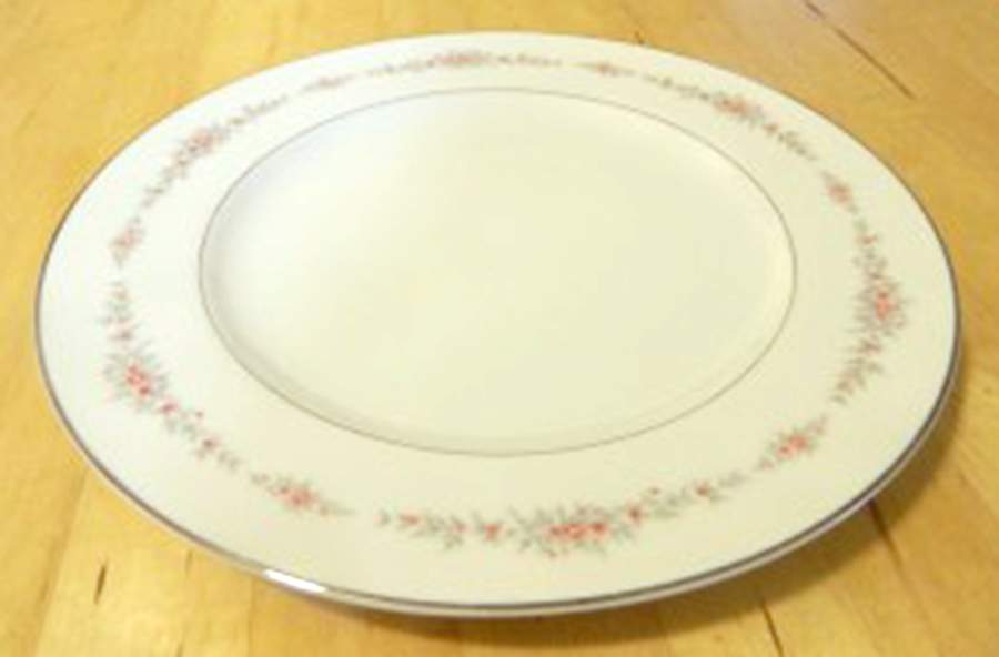 La Walden Dinner Plate by Fine China of Japan-1