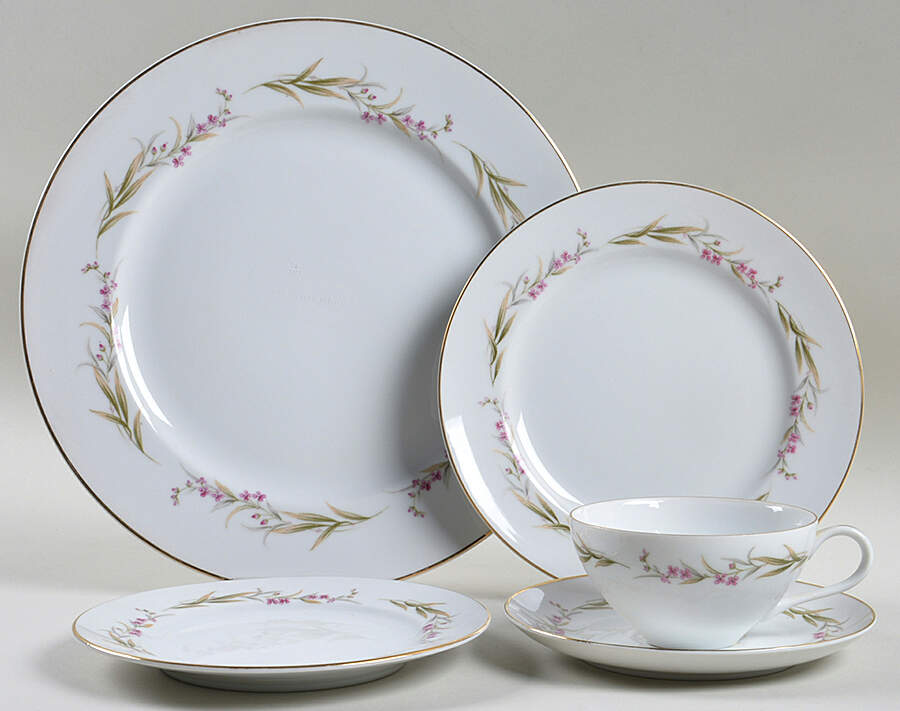 Prestige 40 Piece Estate Set by Fine China of Japan-1