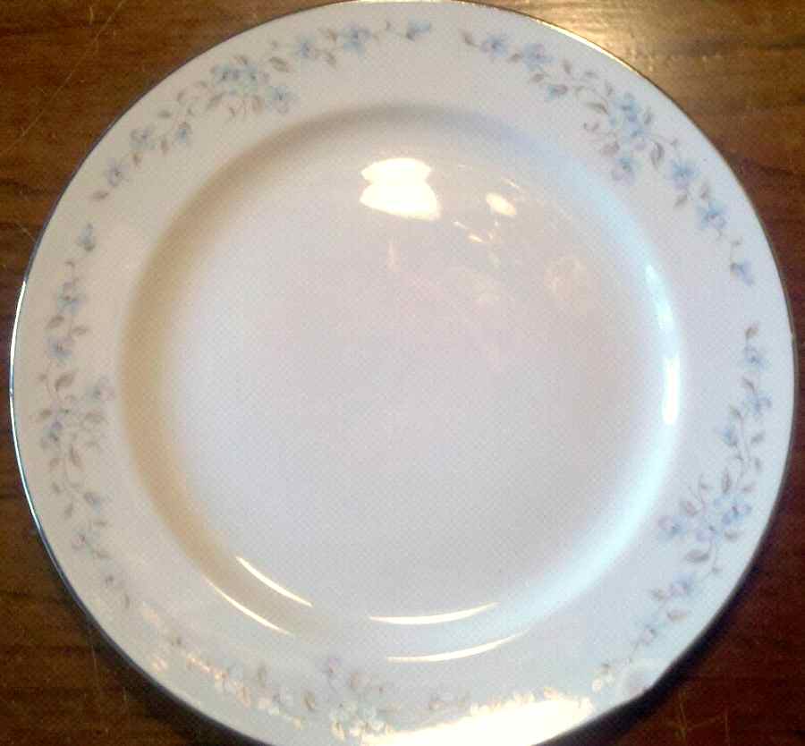 Sincere Dinner Plate by Fine China of Japan-1