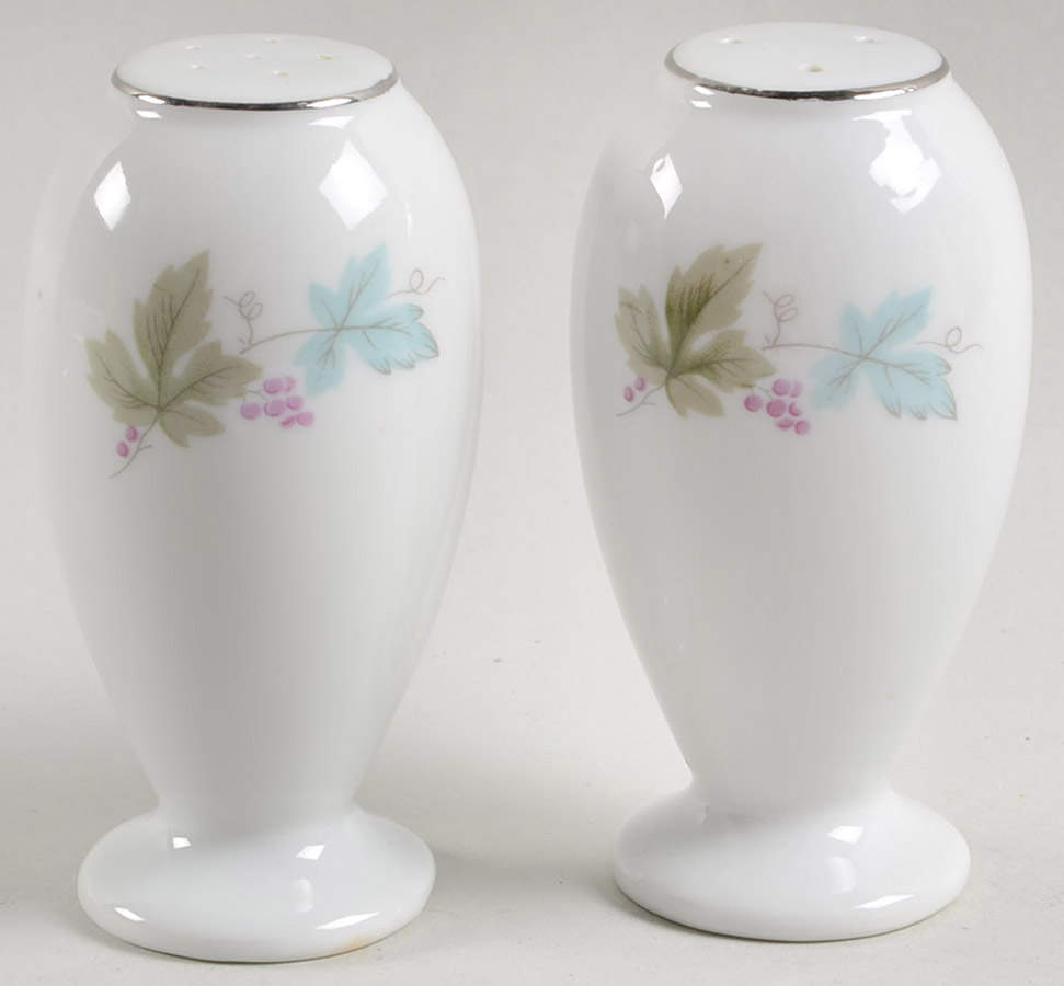 Vintage Salt & Pepper Set by Fine China of Japan-1