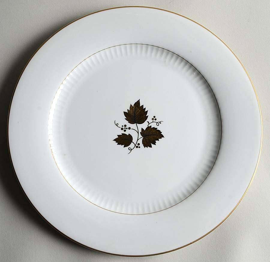 Vineyard Dinner Plate by Fine China of Japan-1