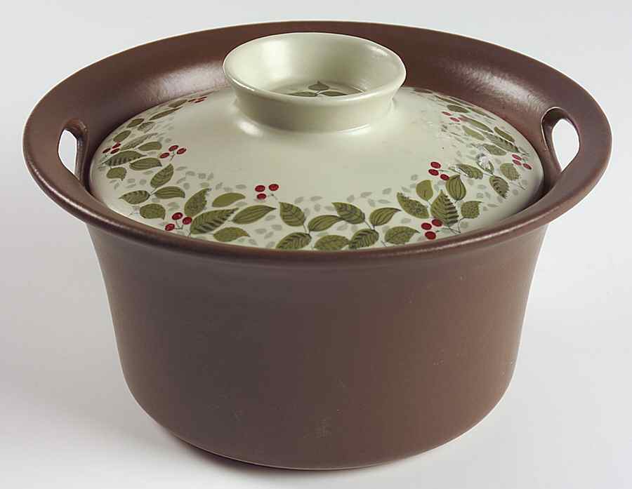 Brazil 1 Qt Round Covered Casserole by Figgjo (Norway)-1