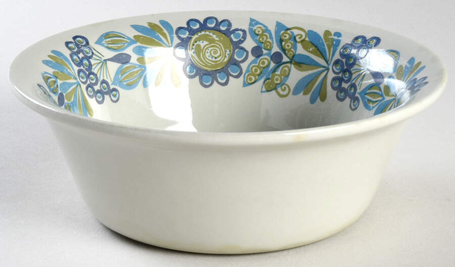 Turi Gramstad Oliver 7" Round Baker by Figgjo (Norway)-1