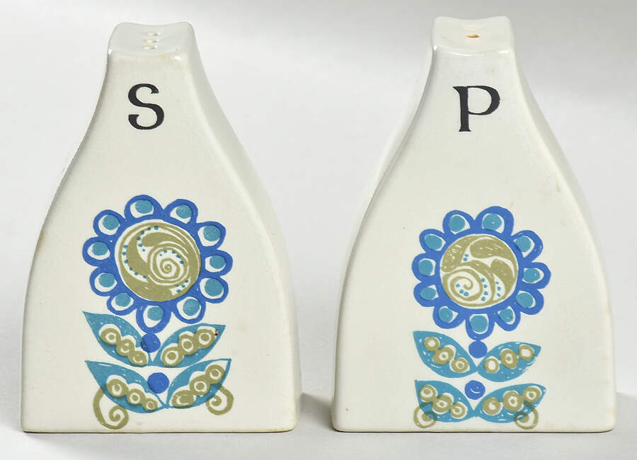 Turi Gramstad Oliver Salt & Pepper Set by Figgjo (Norway)-1