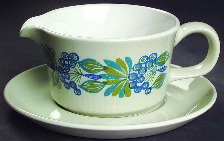 Turi Gramstad Oliver Gravy Boat & Underplate by Figgjo (Norway)-1