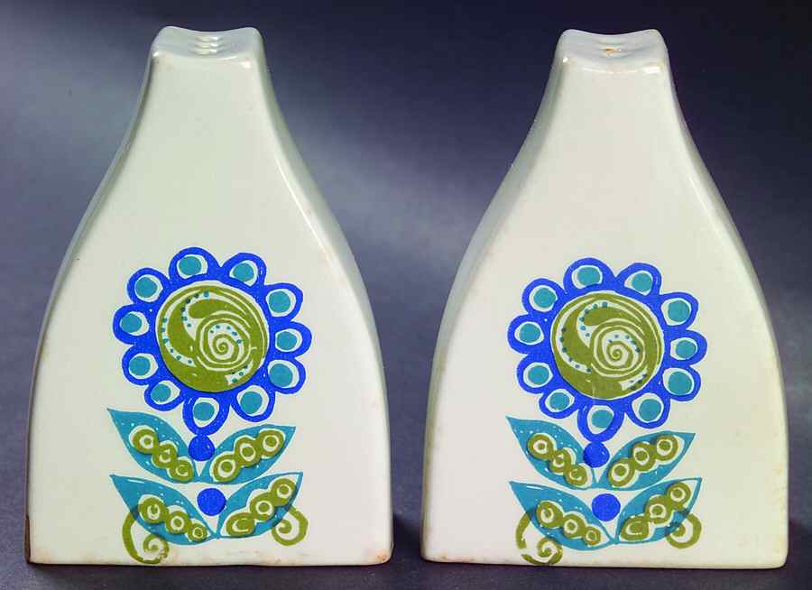 Turi Gramstad Oliver Salt & Pepper Set by Figgjo (Norway)-1