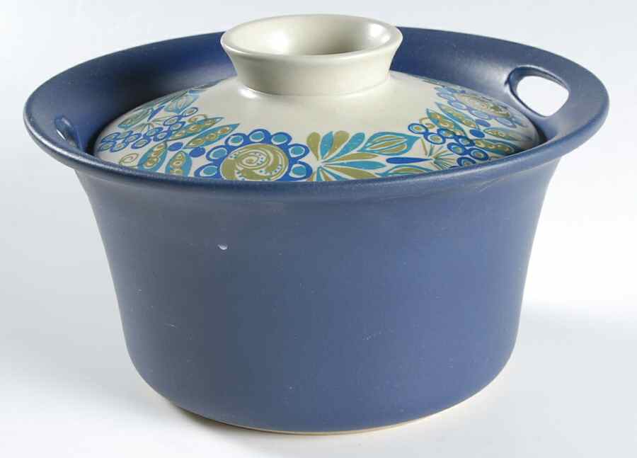Turi Gramstad Oliver 2 Qt Round Covered Casserole by Figgjo (Norway)-1