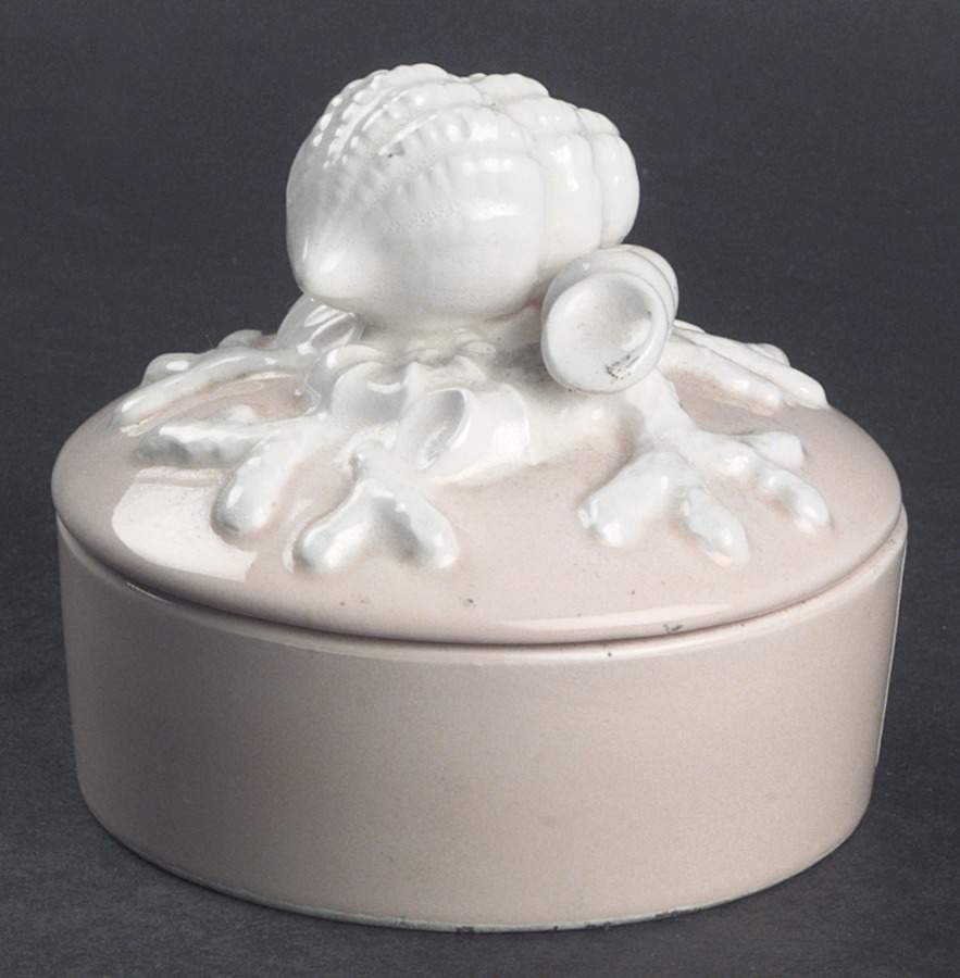 Coquille Round Box & Lid by Fitz & Floyd-1