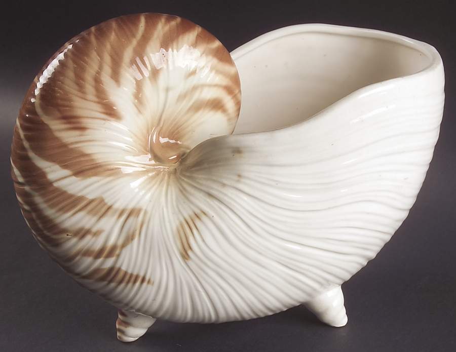 Coquille Nautilus Vase by Fitz & Floyd-1