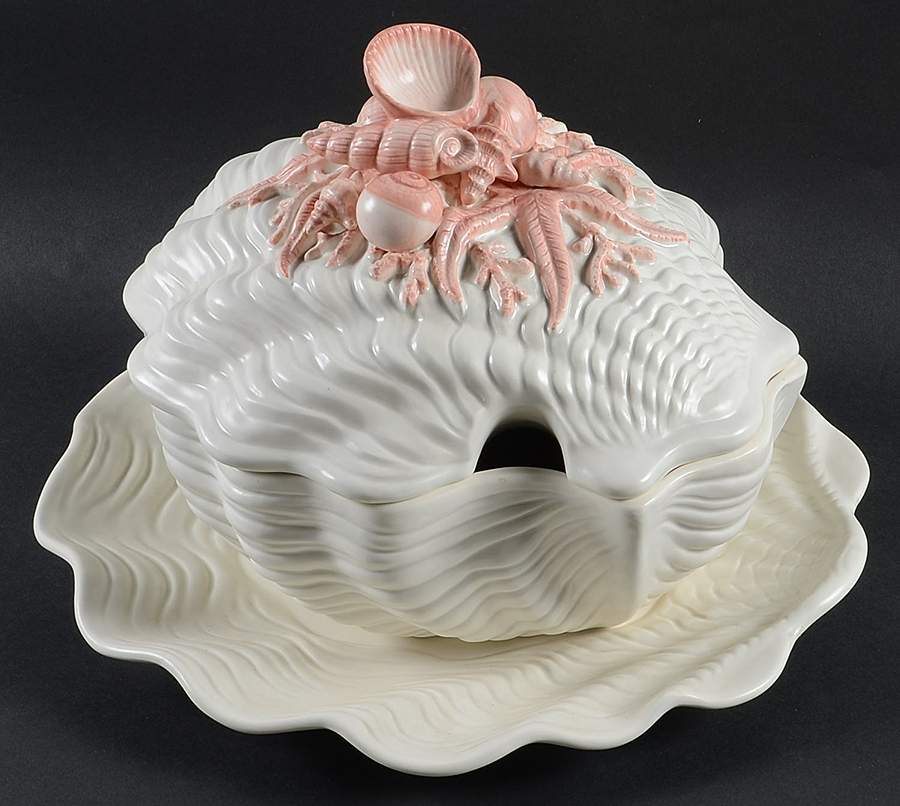 Coquille Tureen & Lid w/Underplate by Fitz & Floyd-1
