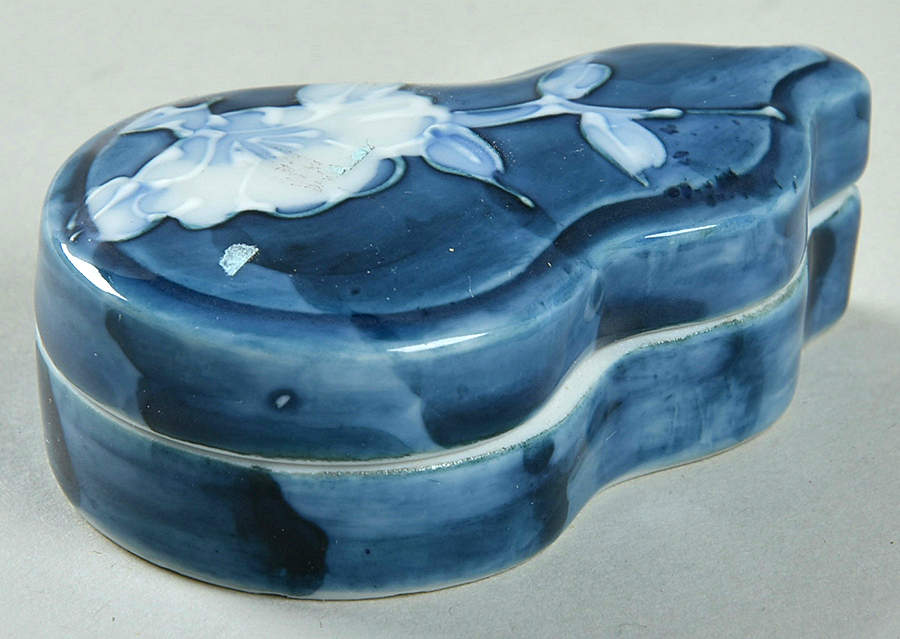 Camellia Folkart 2" Gourd Shape Box & Lid by Fitz & Floyd-1