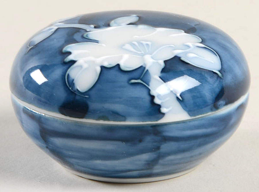 Camellia Folkart 2" Round Box & Lid by Fitz & Floyd-1