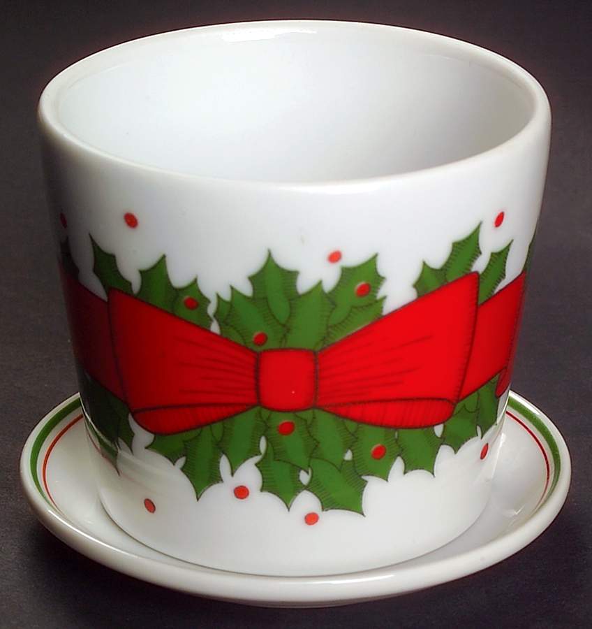 Holly Wreath 3" Flower Pot & Underplate by Fitz & Floyd-1