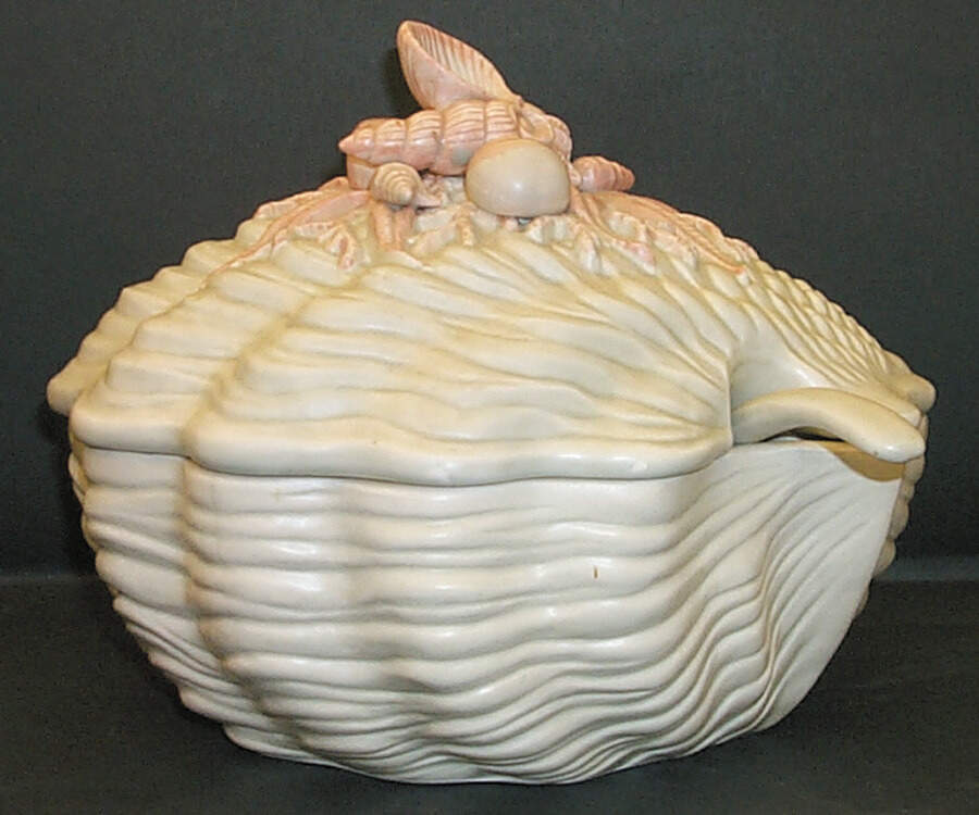Oceana (Pink Coral Edge) Tureen & Lid w/Ladle by Fitz & Floyd-1