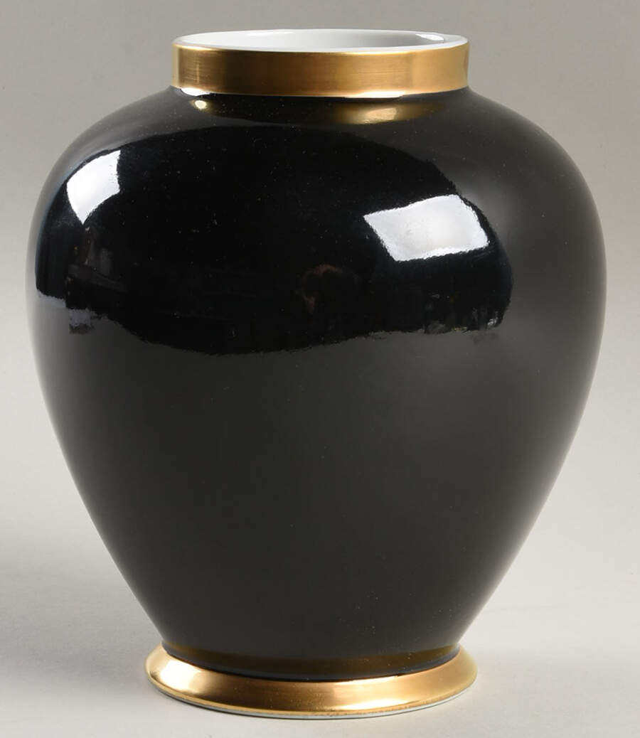 Renaissance Black On White Large Ginger Jar No Lid by Fitz & Floyd-1